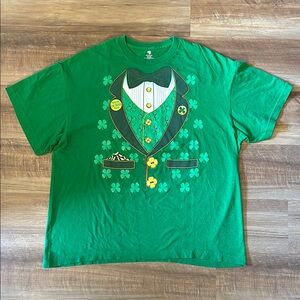 St. Patrick’s Day Green Graphic XL T-Shirt